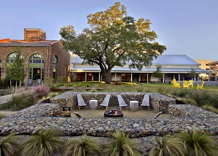 Cavalry Court, By Valencia Hotel Collection